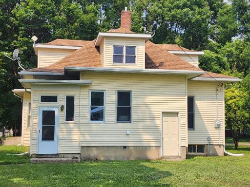 120 Park Avenue W, Renville, MN 56284