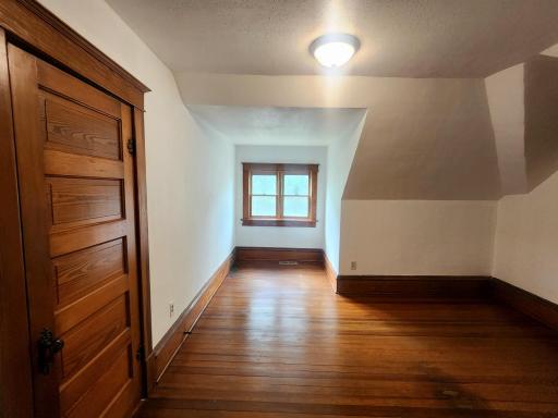 120 Park Avenue W, Renville, MN 56284