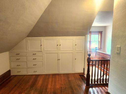120 Park Avenue W, Renville, MN 56284