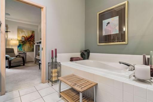 8950 Hilloway Road, Eden Prairie, MN 55347
