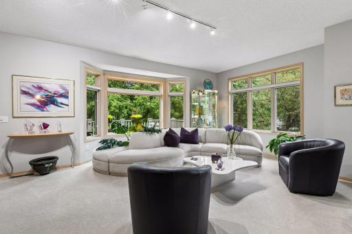 8950 Hilloway Road, Eden Prairie, MN 55347