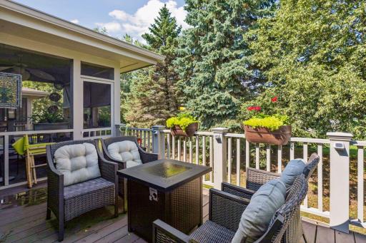 8950 Hilloway Road, Eden Prairie, MN 55347
