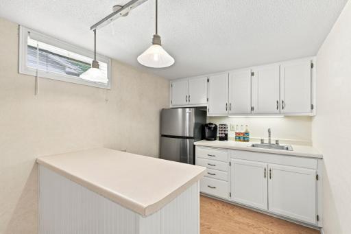KITCHENETTE
