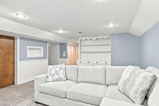 LOWER FAMILY ROOM