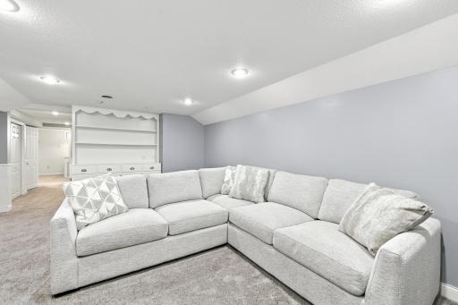 LOWER FAMILY ROOM