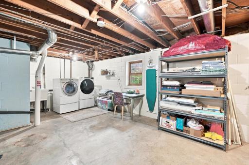 LAUNDRY / UTILTY ROOM