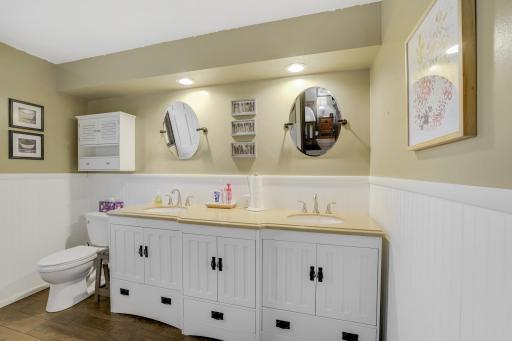 8710Photography-Web-Friendly-2735-18th-Ave-E-North-St-Paul-MN-55109-55109-22.jpg