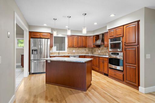 7-web-or-mls-18510-25th-ave-n.jpg