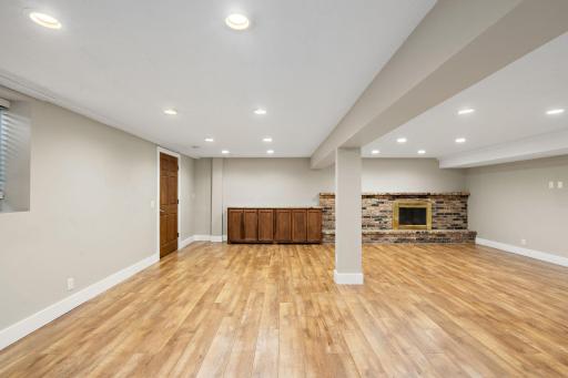 23-web-or-mls-18510-25th-ave-n.jpg