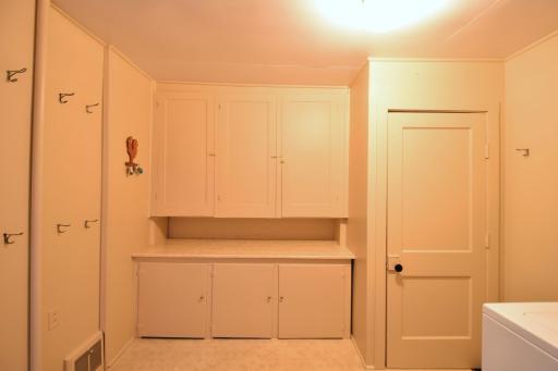 entry way/mudroom