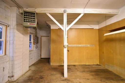 garage heated workspace