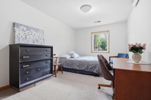 Room 2 Dresser, Desk Bed, 3 Chairs..jpg