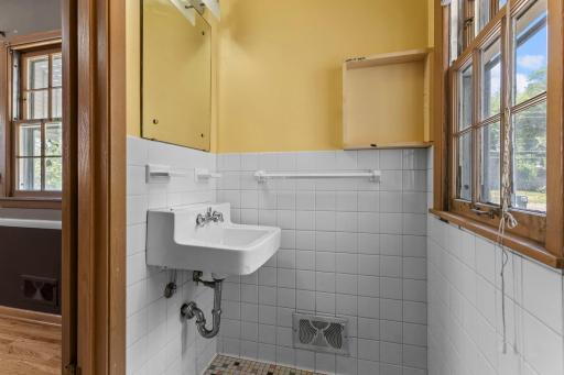 36-web-or-mls-4809 Winnetka Ave N-165.jpg