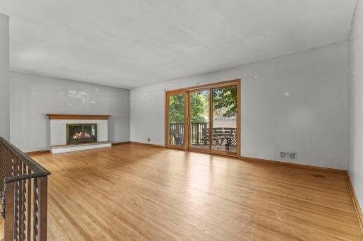 23-web-or-mls-4809 Winnetka Ave N-70.jpg