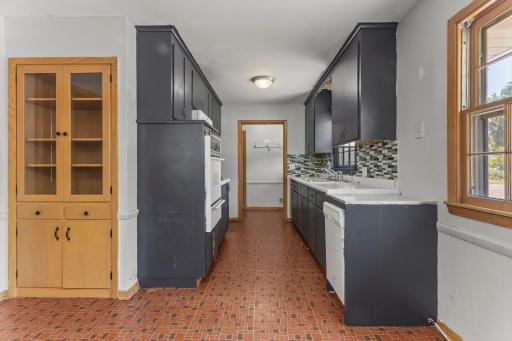 32-web-or-mls-4809 Winnetka Ave N-115.jpg