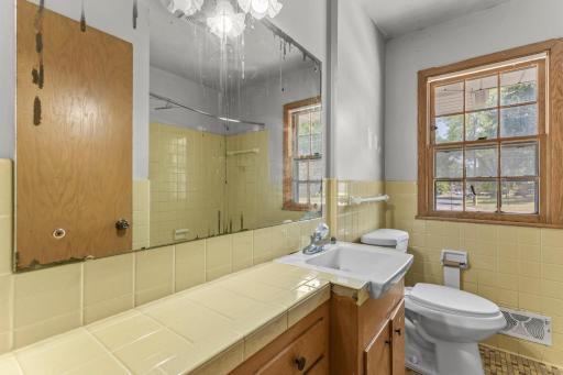 41-web-or-mls-4809 Winnetka Ave N-120.jpg