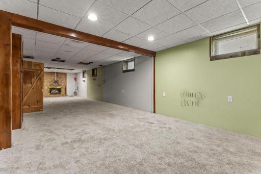 46-web-or-mls-4809 Winnetka Ave N-185.jpg
