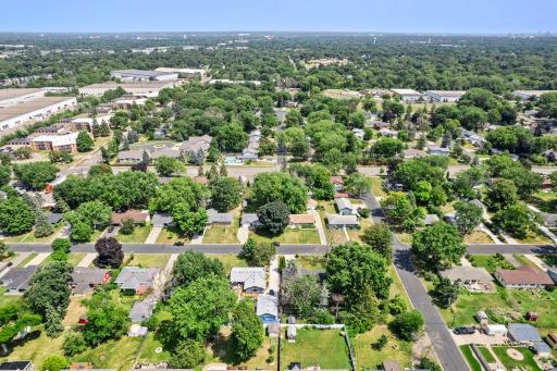 98-web-or-mls-4809 Winnetka Ave N-298.jpg
