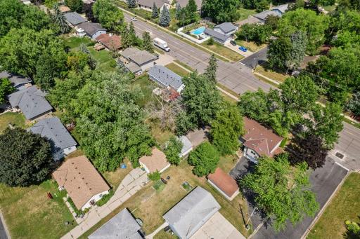 85-web-or-mls-4809 Winnetka Ave N-376.jpg
