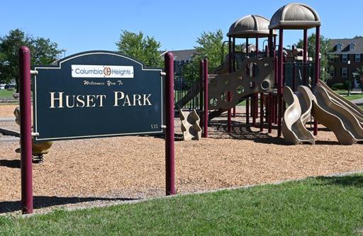 Huset Park is just a 3-minute drive from the house. Enjoy nearby walking trails, fun play areas, and a great spot to host outdoor parties.