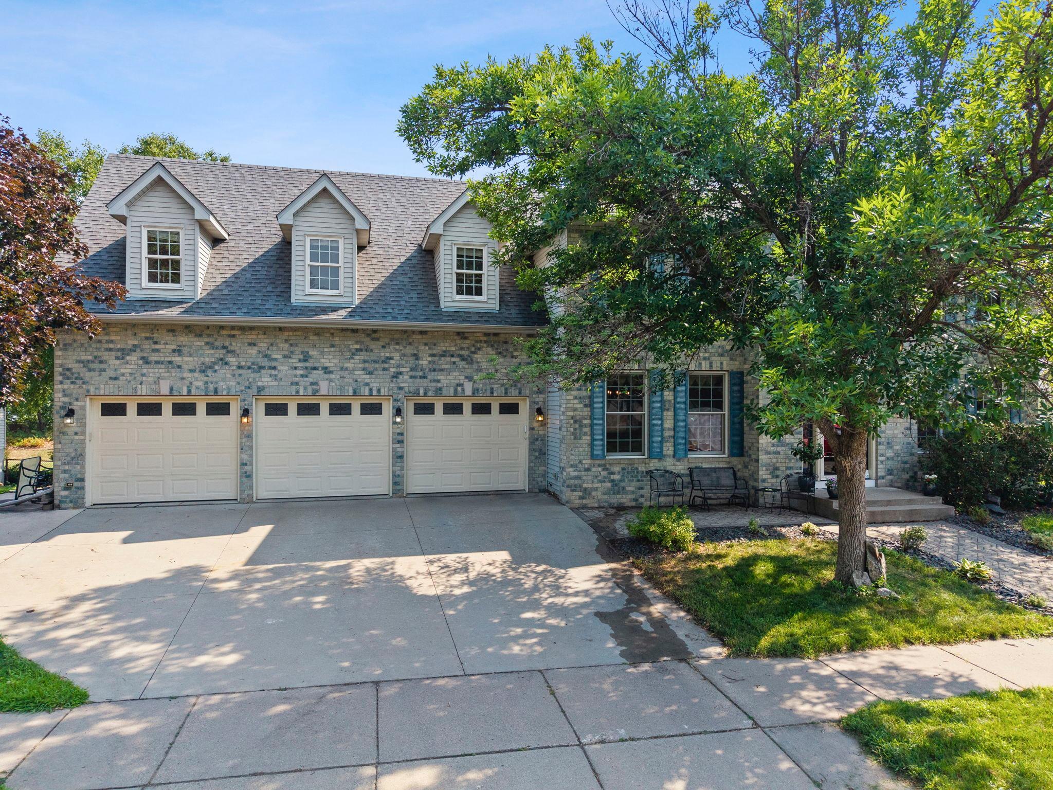 Three Car Garage With Bumpout Shop