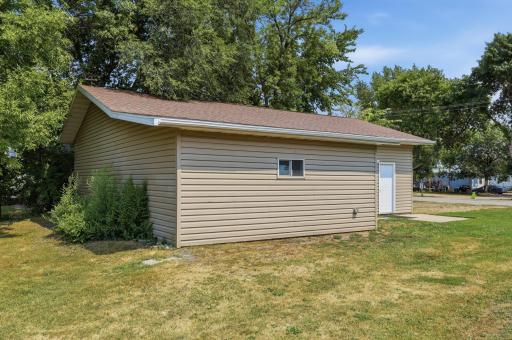 Shop/Detached Garage