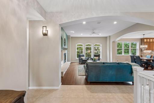 2462 Lone Eagle Trail, Woodbury, MN 55129