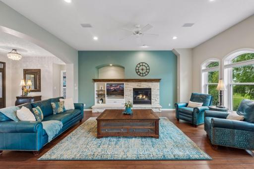 2462 Lone Eagle Trail, Woodbury, MN 55129