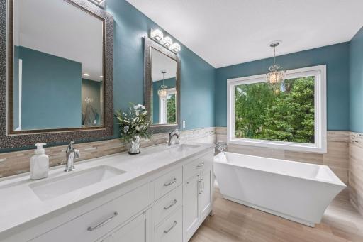 2462 Lone Eagle Trail, Woodbury, MN 55129