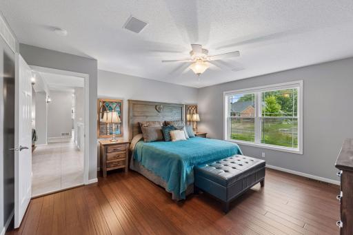 2462 Lone Eagle Trail, Woodbury, MN 55129