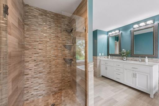 2462 Lone Eagle Trail, Woodbury, MN 55129