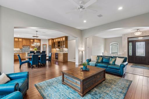 2462 Lone Eagle Trail, Woodbury, MN 55129