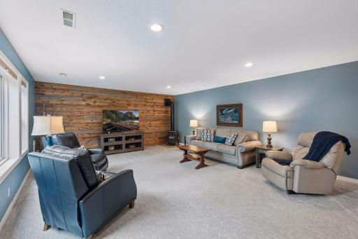 2462 Lone Eagle Trail, Woodbury, MN 55129