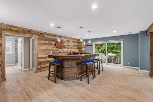 2462 Lone Eagle Trail, Woodbury, MN 55129