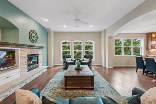 2462 Lone Eagle Trail, Woodbury, MN 55129