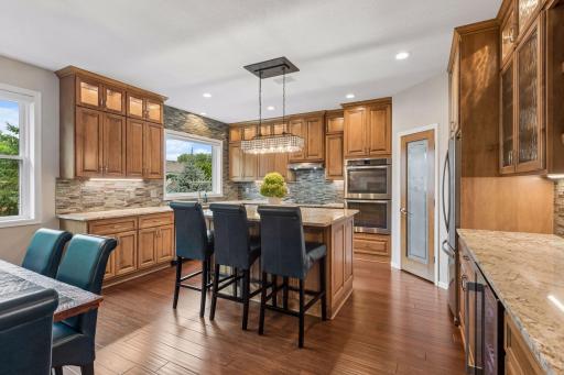 2462 Lone Eagle Trail, Woodbury, MN 55129