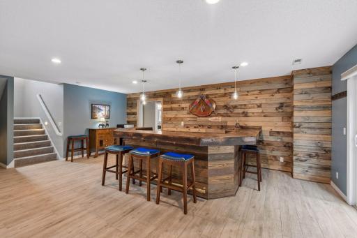 2462 Lone Eagle Trail, Woodbury, MN 55129