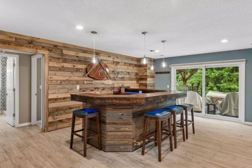 2462 Lone Eagle Trail, Woodbury, MN 55129
