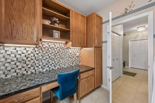 2462 Lone Eagle Trail, Woodbury, MN 55129