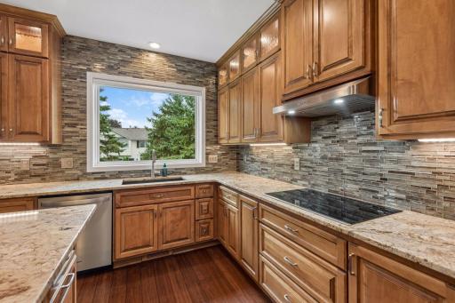 2462 Lone Eagle Trail, Woodbury, MN 55129