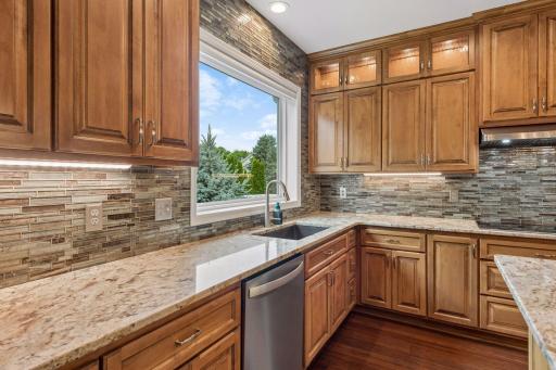 2462 Lone Eagle Trail, Woodbury, MN 55129