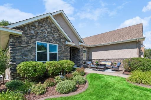 2462 Lone Eagle Trail, Woodbury, MN 55129