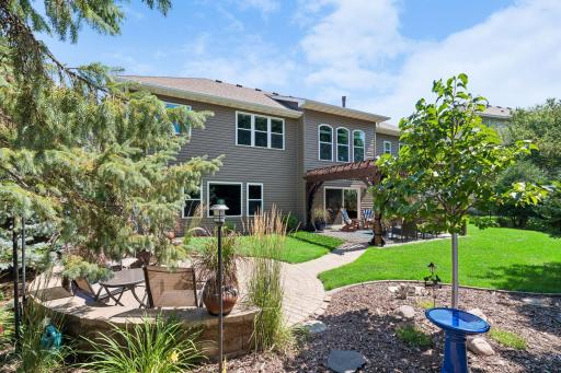 2462 Lone Eagle Trail, Woodbury, MN 55129
