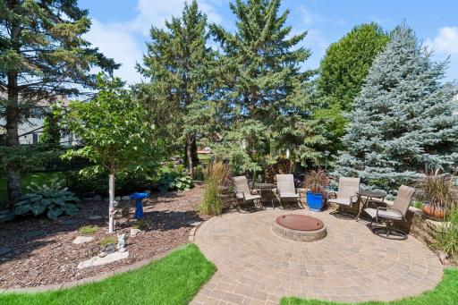 2462 Lone Eagle Trail, Woodbury, MN 55129