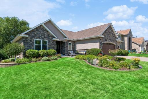 2462 Lone Eagle Trail, Woodbury, MN 55129