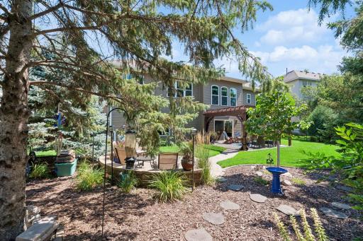 2462 Lone Eagle Trail, Woodbury, MN 55129