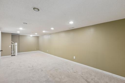 5841 Boone Avenue N, New Hope, MN 55428