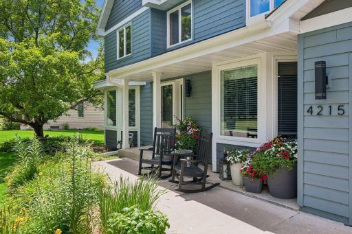 Kingsview Heights! 5 minutes to everything you need!