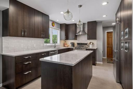 4215 Juneau Lane N, Plymouth, MN 55446