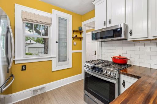 Note small built-in cabinet for extra storage!